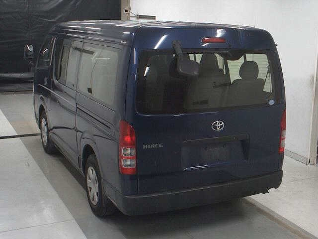 Toyota Hiace 2013